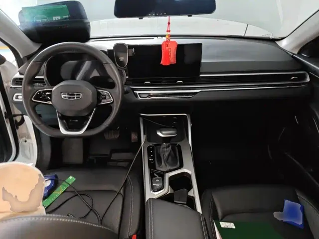 Geely Emgrand — Фото автомобиля 5