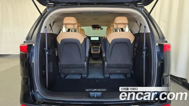 Kia Carnival Generation 4 — Фото автомобиля 23