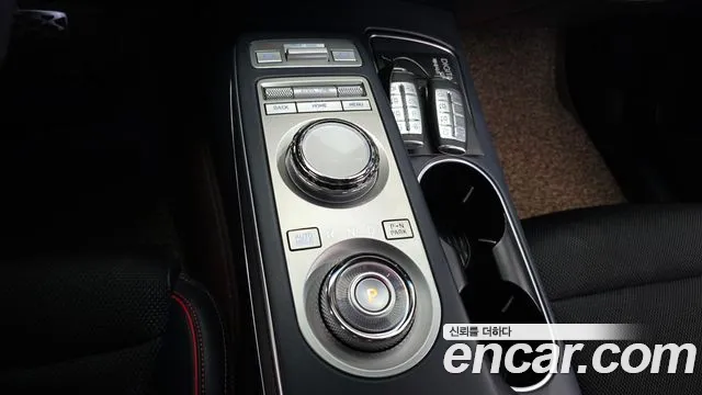 Genesis GV70 2.2 Дизель 2WD — Фото автомобиля 9