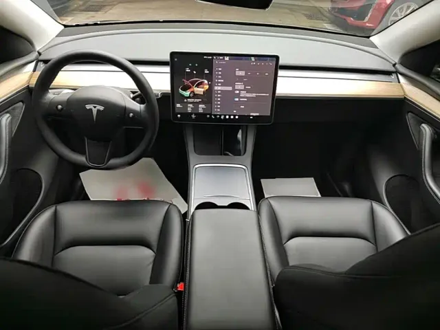 Tesla Model Y 2022 Facelift Rear-Wheel Drive Version — Фото автомобиля 9