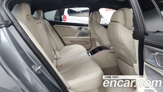 BMW 8 Series G15 — Фото автомобиля 17