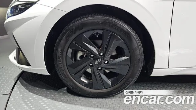 Hyundai Avante — Фото автомобиля 5