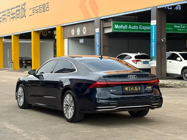Audi A7L — Фото автомобиля 22