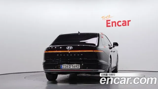 Hyundai Grandeur GN7 — Фото автомобиля 4