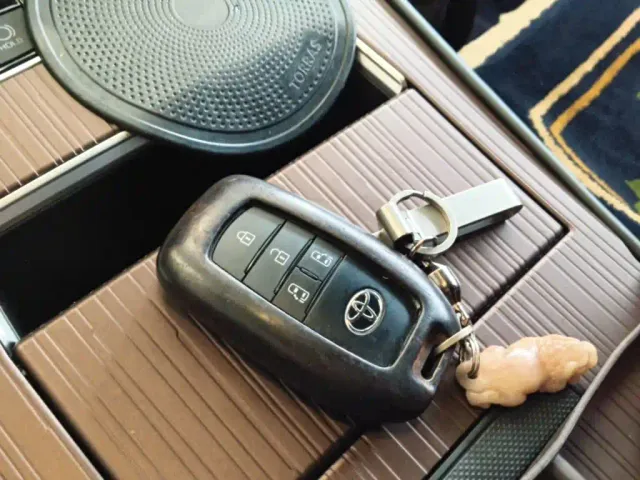 Toyota Granvia — Фото автомобиля 8