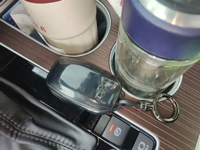 Toyota Sienna — Фото автомобиля 11