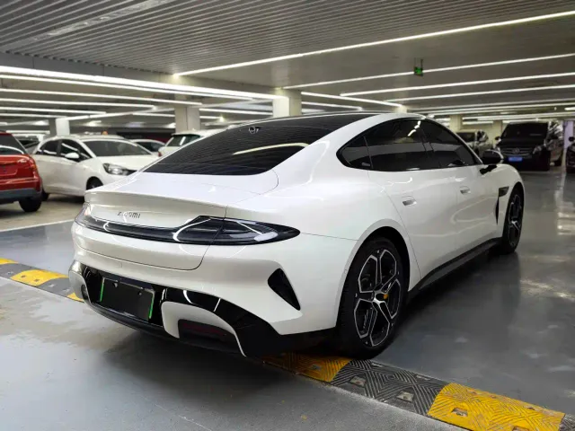 Xiaomi SU7 — Фото автомобиля 18