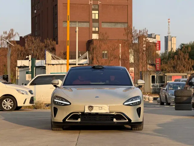 Xiaomi SU7 — Фото автомобиля 2