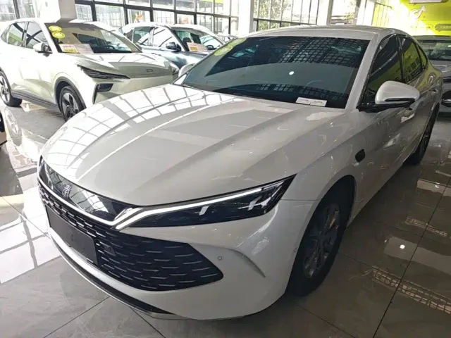 Фотография автомобиля — BYD Qin L