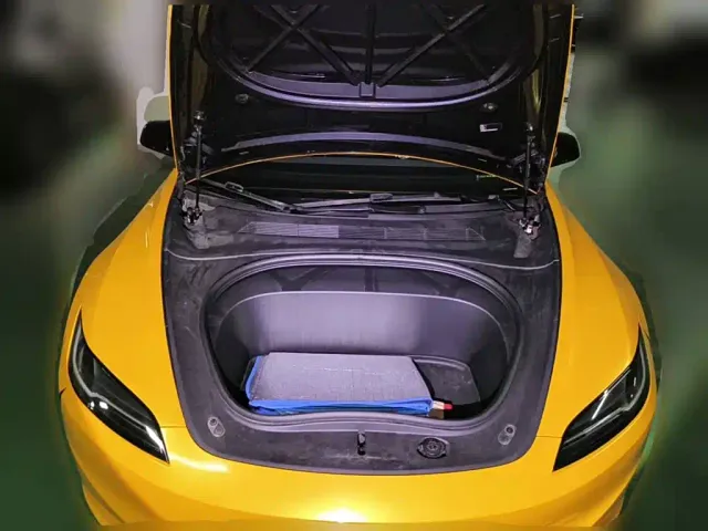 Tesla Model 3 — Фото автомобиля 3