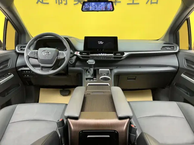 Toyota Granvia — Фото автомобиля 15
