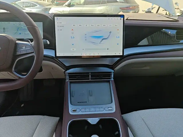 BYD Seal 07 DM-i — Фото автомобиля 12