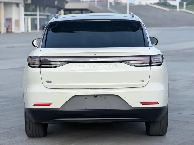 Leapmotor C11 — Фото автомобиля 5