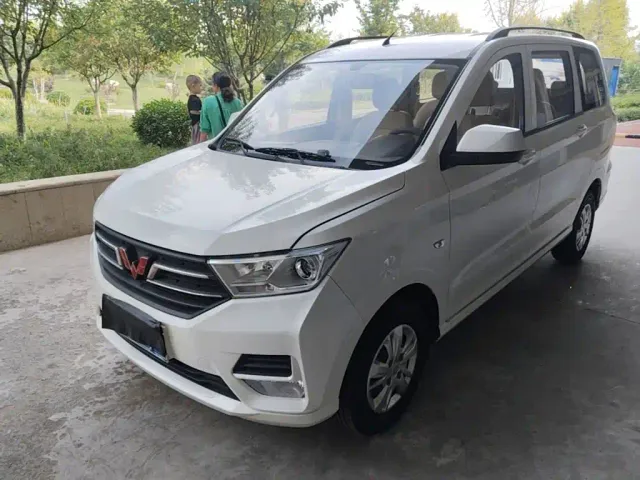 Фотография автомобиля — Wuling Hongguang