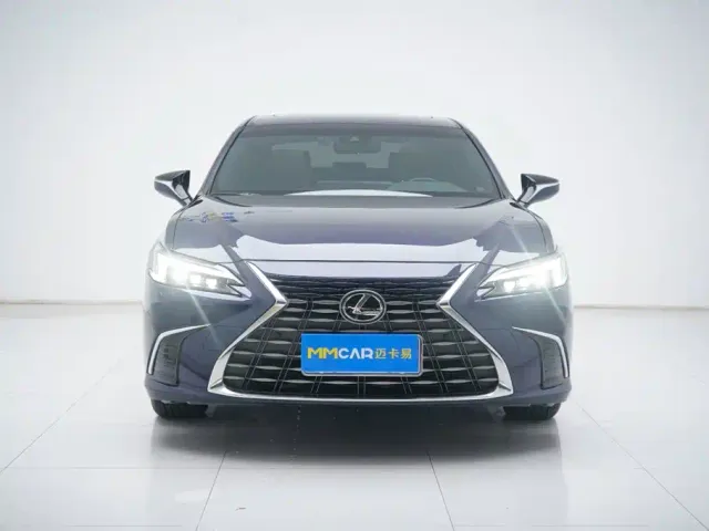 Lexus ES — Фото автомобиля 10