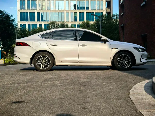 BYD Qin PLUS — Фото автомобиля 4