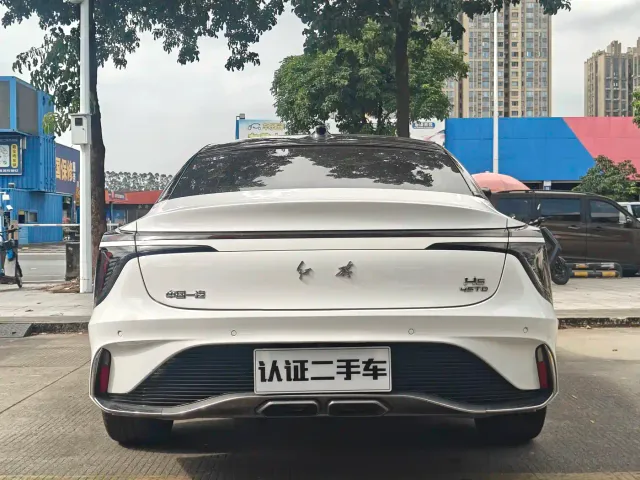 Hongqi H6 — Фото автомобиля 13