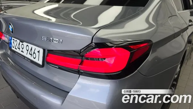 BMW 5-Series — Фото автомобиля 22