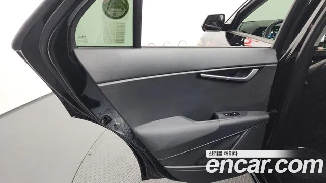 Kia Niro — Фото автомобиля 23