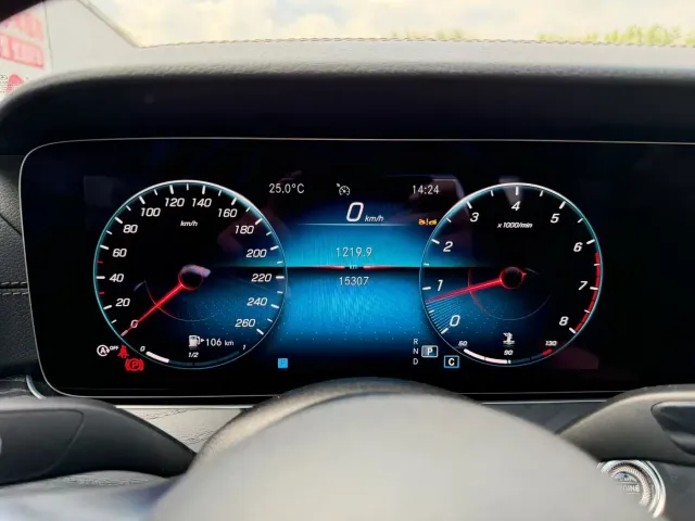 Mercedes-Benz E-Class — Фото автомобиля 7