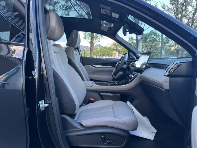 Geely Boyue L — Фото автомобиля 8