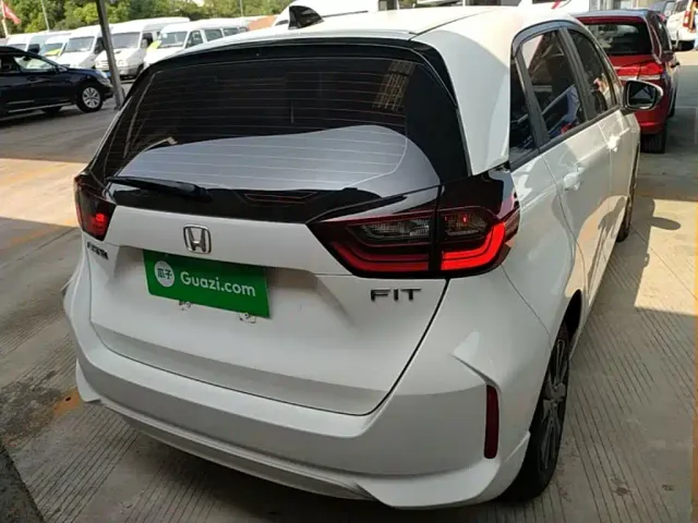 Honda Fit 2022 1.5L CVT Trend Sunroof Edition — Фото автомобиля 5