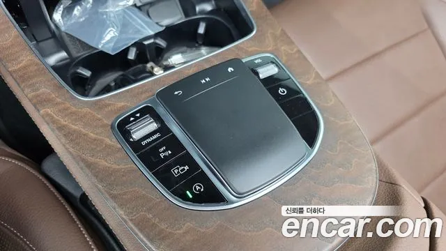 Mercedes-Benz E-Class — Фото автомобиля 19