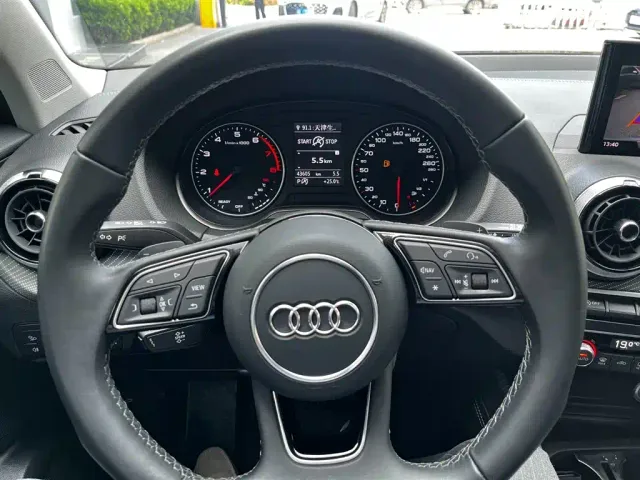 Audi Q2L — Фото автомобиля 13