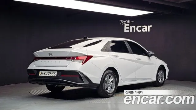 Hyundai Avante — Фото автомобиля 2