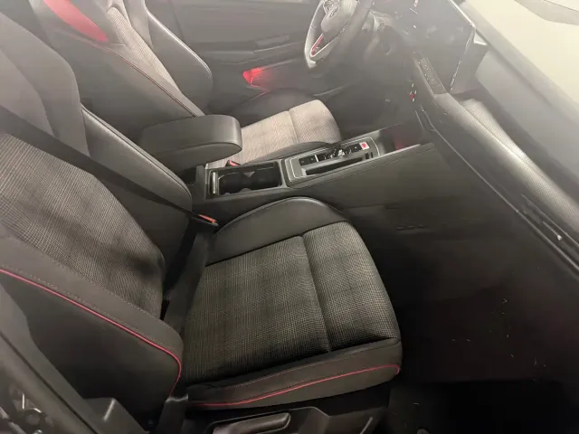 Volkswagen Golf GTI — Фото автомобиля 4
