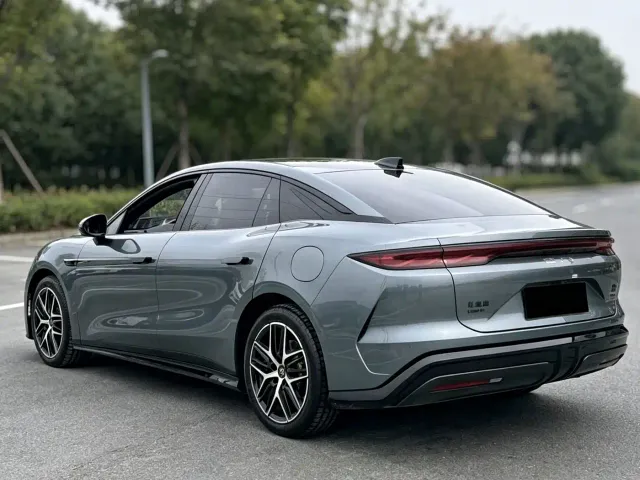 BYD Han L — Фото автомобиля 6