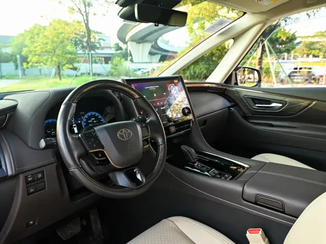 Toyota Alphard — Фото автомобиля 7