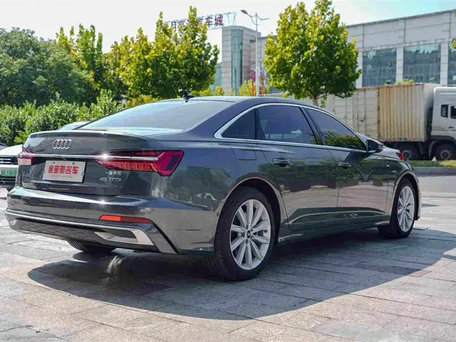 Audi A6L — Фото автомобиля 19