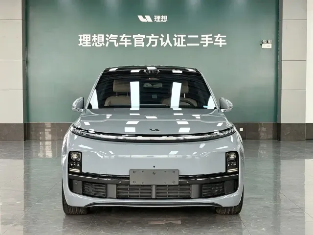 Li Auto L8 — Фото автомобиля 2