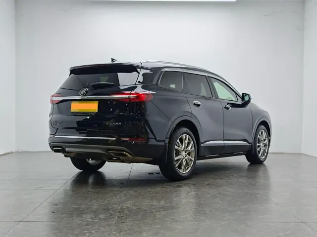 Buick Enclave — Фото автомобиля 3