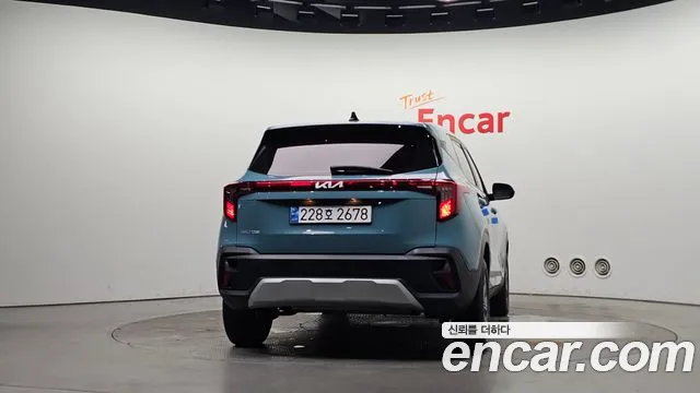Kia Seltos Бензин 1.6 турбо 2WD — Фото автомобиля 4