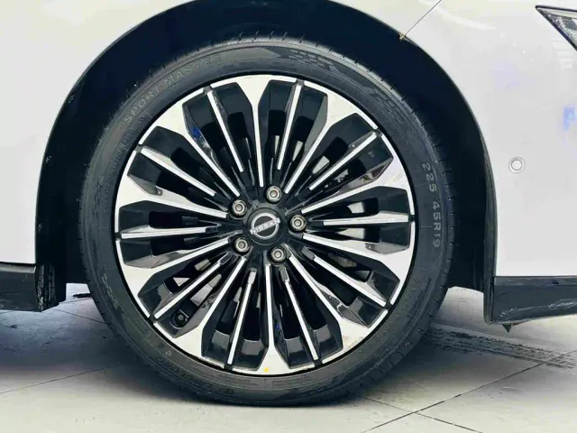 Nissan N7 — Фото автомобиля 11
