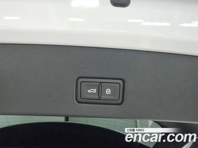 Audi Q4 e-tron — Фото автомобиля 13