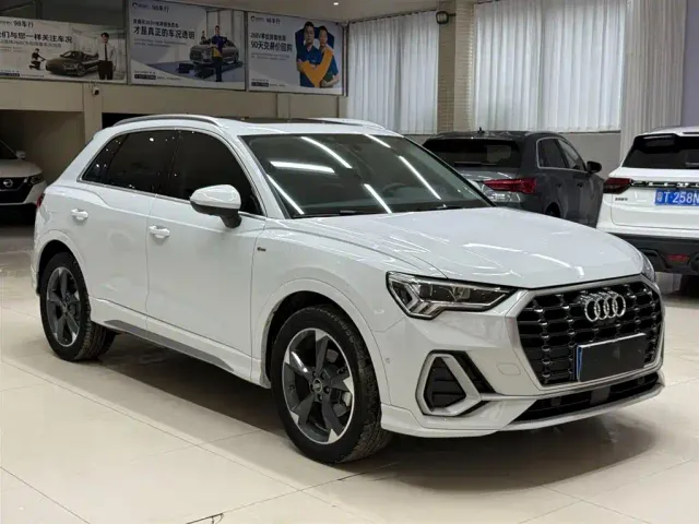 Audi Q3 — Фото автомобиля 3