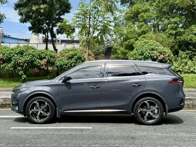 BYD Tang — Фото автомобиля 6