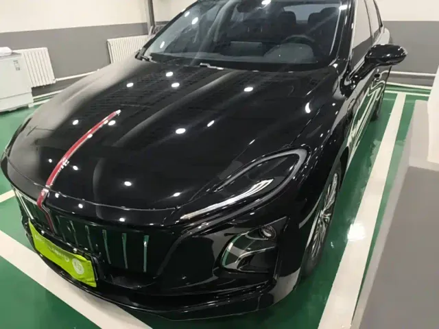 Hongqi E-QM5 — Фото автомобиля 23