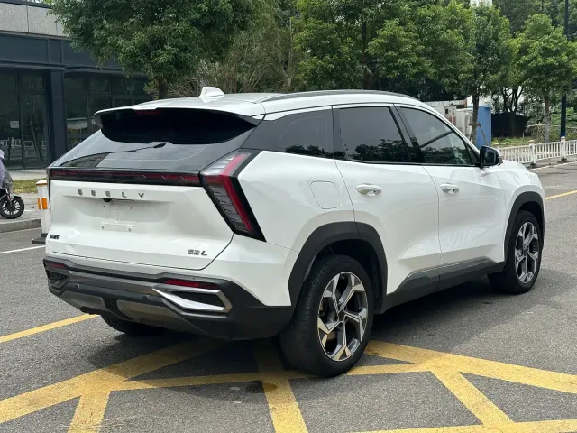 Geely Boyue L — Фото автомобиля 9