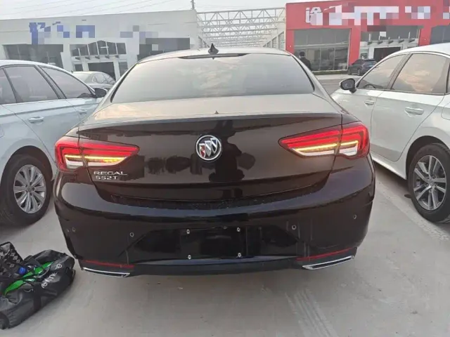 Buick Regal — Фото автомобиля 3