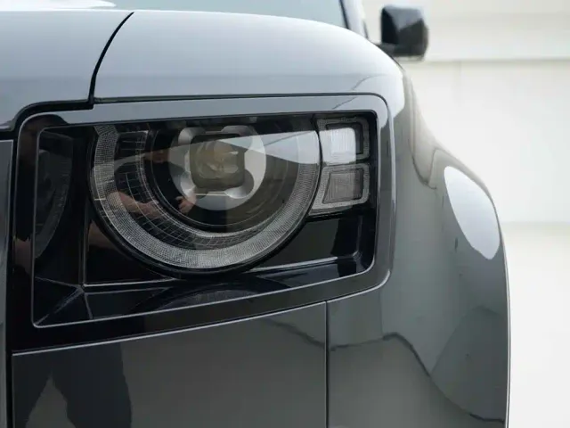 Land Rover Defender — Фото автомобиля 13