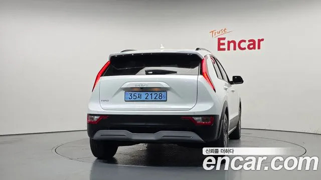 Kia Niro — Фото автомобиля 4