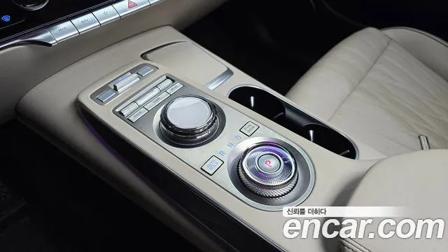 Genesis GV70 — Фото автомобиля 12