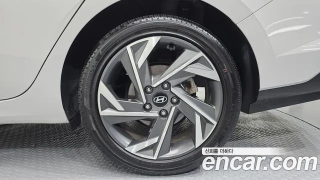 Hyundai Avante CN7 — Фото автомобиля 6