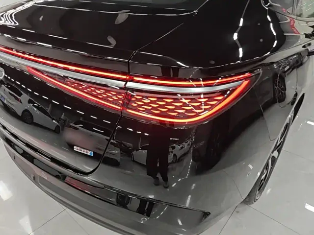 BYD Seal 07 DM-i — Фото автомобиля 7