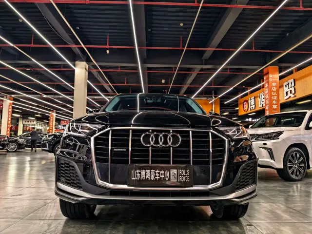Audi Q7 — Фото автомобиля 2