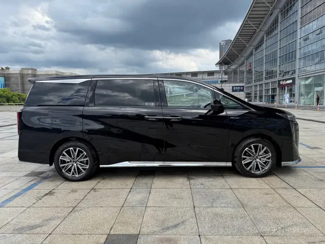GAC Trumpchi M8 — Фото автомобиля 4